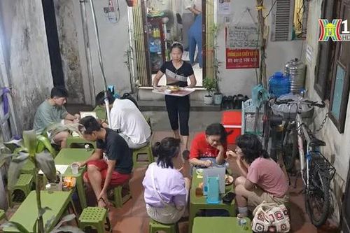 Ẩm thực trong ngõ hẻm ở Hà Nội