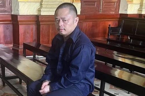 Lãnh án 8 năm tù vì mua đồ hiệu bằng thẻ tín dụng nhặt được