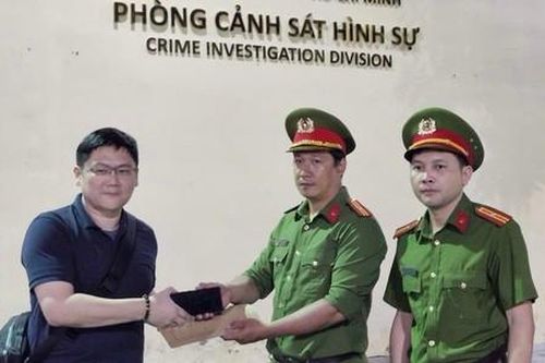 Du khách người Singapore: 'Công an Việt Nam quá giỏi, bắt nhanh kẻ cướp, trả lại tài sản cho tôi'