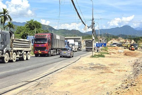 Sẽ cưỡng chế nếu dân không bàn giao mặt bằng thi công cao tốc Hòa Liên-Túy Loan