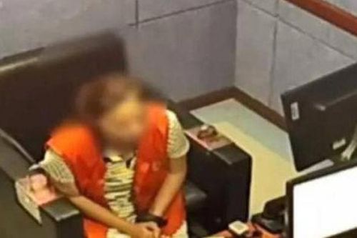 Bắt gặp clip tình cảm của bạn trai 6 năm với người khác trên mạng, cô gái sốc nặng khi phát hiện anh vốn không hề quen biết mình