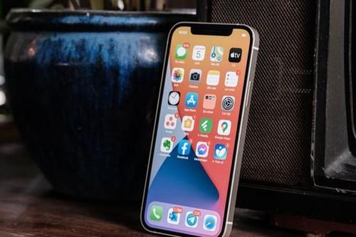 Có 10 triệu đồng nên mua iPhone nào vừa đẹp vừa bền: iPhone 12 có phải là lựa chọn duy nhất?