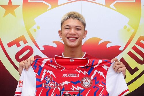 Trung vệ Việt kiều cao 1m90 chính thức cập bến V-League
