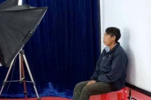 Lào Cai: Làm căn cước cho người đàn ông thường xuyên đi lang thang