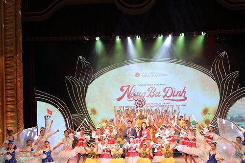 Chương trình nghệ thuật 'Nắng Ba Đình' - Tái hiện 'Mùa thu lịch sử'