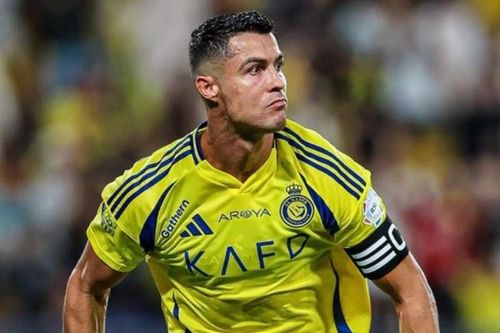 Ronaldo rực sáng, tiến sát cột mốc 900 bàn