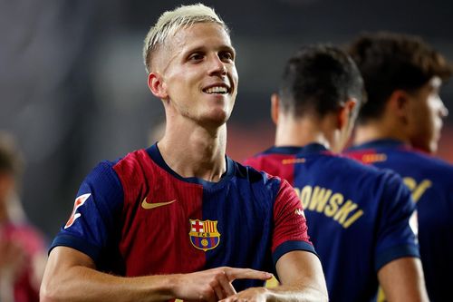 Dani Olmo giúp Barca lội ngược dòng