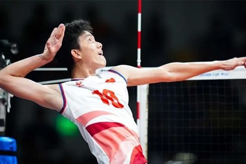 Bích Tuyền được 2 HLV nước ngoài nhắc tới vì thi đấu quá xuất sắc, hé lộ mức lương hấp dẫn nếu xuất ngoại