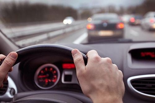 Người mắc bệnh gì thì không đủ điều kiện sức khỏe để lái xe?