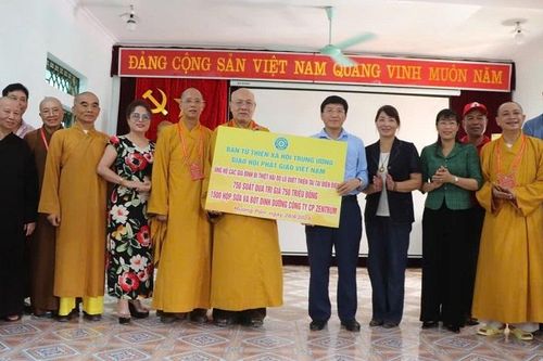 Hỗ trợ 1,2 tỷ đồng làm 20 ngôi nhà cho người dân bị lũ quét ở Mường Pồn