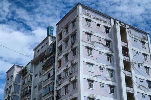 Nằm ở vị trí 'đất vàng' hàng nghìn căn hộ xuống cấp nghiêm trọng