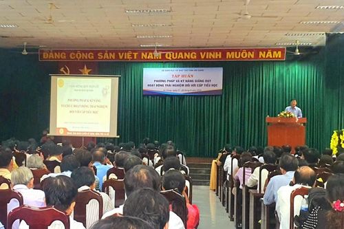 Hơn 620 cán bộ, giáo viên Tiểu học được tập huấn kỹ năng giảng dạy Hoạt động trải nghiệm