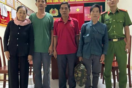 Kon Tum: Công an xã giúp người đàn ông đi lạc hơn 350km trở về nhà an toàn