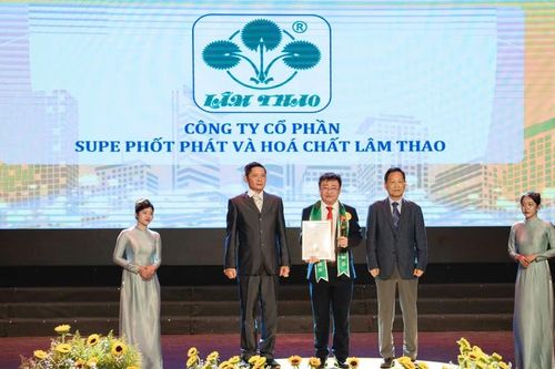 Supe Lâm Thao nhận giải thưởng tại 'Thương hiệu tiêu biểu châu Á - Thái Bình Dương 2024'