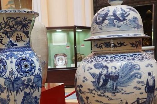 Khám phá hàng trăm cổ vật trục vớt từ những con tàu đắm