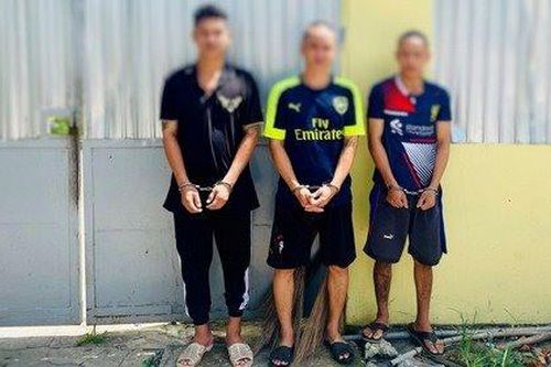 Tạm giam ba đối tượng trộm cắp dây điện đèn đường nông thôn