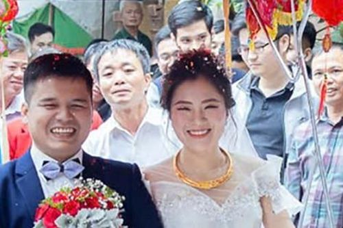 Vượt qua rào cản lấy anh hàng xóm, cô nhân viên ngân hàng nhận kết ngọt