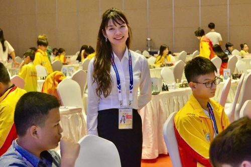 Nữ trọng tài 'gây thương nhớ' tại giải vô địch cờ vua trẻ Đông Nam Á