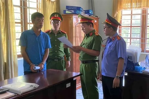 Bắt cán bộ trung tâm nuôi dưỡng người có công ở Quảng Nam