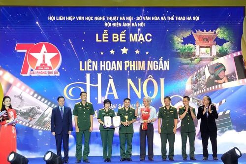 Liên hoan phim ngắn HN: Phim về hòa bình trong mắt cựu phi công giành giải Nhất