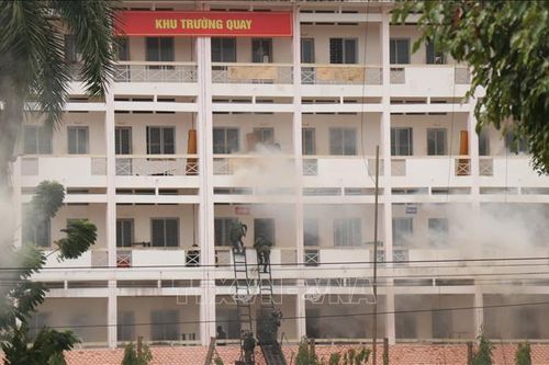Bộ Tư lệnh Đặc công diễn tập chống khủng bố, giải cứu con tin