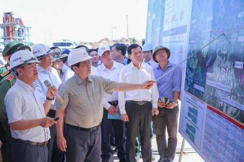 Đất nước hùng cường, nhìn từ 2 đại dự án