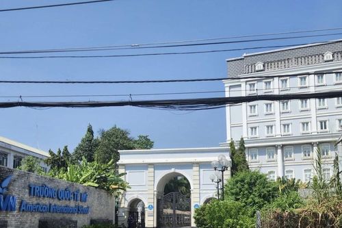 Thu hồi giấy phép Trường quốc tế Mỹ, hàng ngàn phụ huynh như ngồi trên lửa