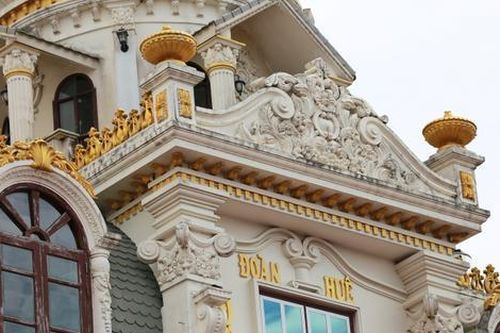 Ngôi làng nức tiếng Nam Định: Lâu đài mọc lên san sát, căn nào cũng nguy nga tráng lệ