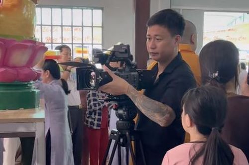 Bạn trai Nam Em hiếm hoi lộ diện, tình trạng hiện tại ra sao?