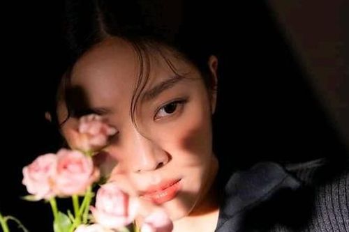 Sao nữ đình đám thông báo kết hôn cùng bạn trai ngoài ngành vào cuối tháng 10