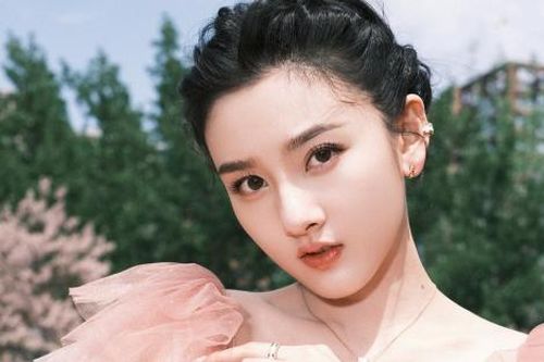 Tống Tổ Nhi chính thức kêu oan, siêu phẩm Khom Lưng sáng cửa được chiếu?