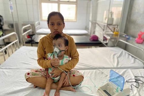 Độc giả ủng hộ hơn 84 triệu đồng giúp bé gái 2 tuổi điều trị căn bệnh quái ác
