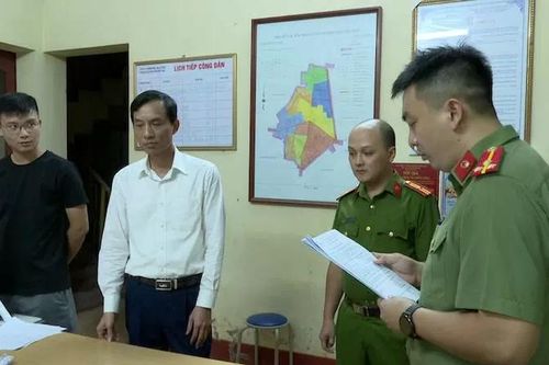 Cựu lãnh đạo tỉnh gây thất thoát hơn 20 tỷ đồng; khám xét trang trại nghi có dịch tả lợn châu Phi
