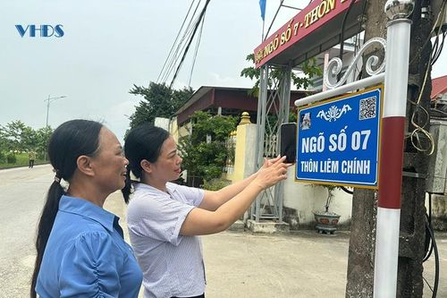 Bí thư chi bộ thôn gương mẫu, hết mình với công việc