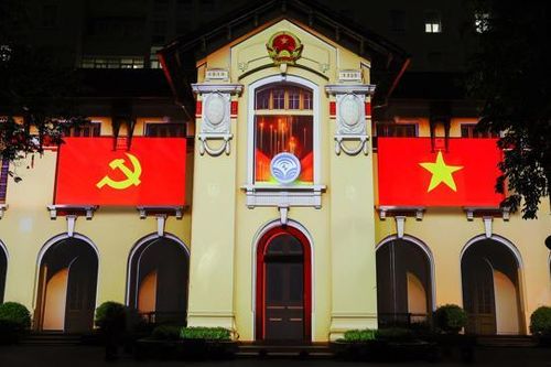 Trình chiếu 3D mapping Kỷ niệm 79 năm Ngày Truyền thống ngành Thông tin và Truyền thông