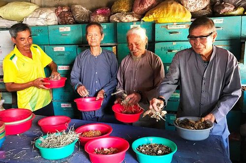 Hết lòng vì bệnh nhân nghèo