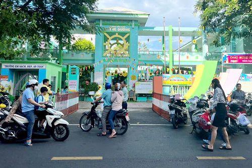 Học sinh An Giang tựu trường năm học mới 2024 - 2025