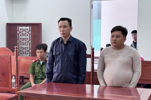 Tổ chức sử dụng ma túy, 2 bị cáo vào tù