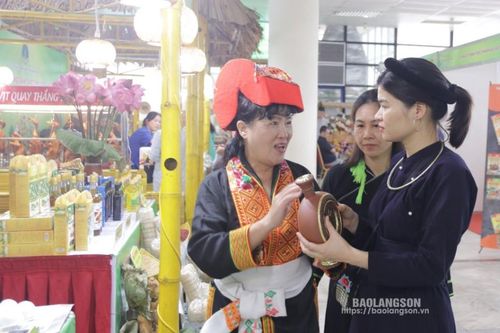Xây dựng mẫu mã, bao bì: Nâng giá trị sản phẩm OCOP
