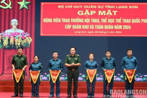 Bộ Chỉ huy Quân sự tỉnh gặp mặt, trao thưởng cho các tập thể, cá nhân có thành tích tại hội thao, thể dục thể thao quốc phòng cấp Quân khu 1 và toàn quân