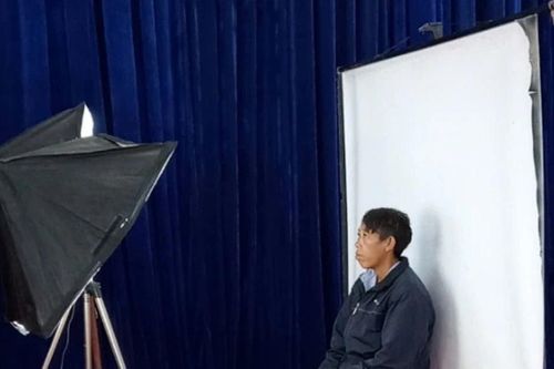 Công an Si Ma Cai đưa 'người rừng' Sùng Seo Giáo trở về làm căn cước công dân