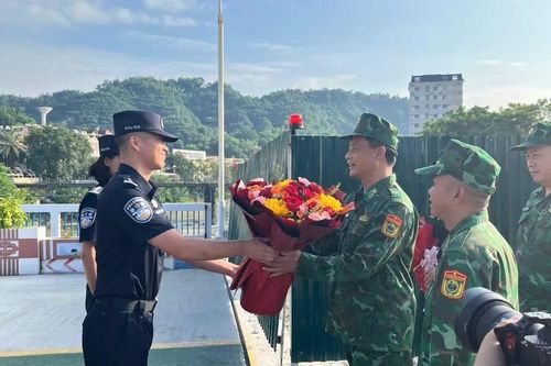 Phối hợp tốt trong tuần tra kiểm soát biên giới, cửa khẩu