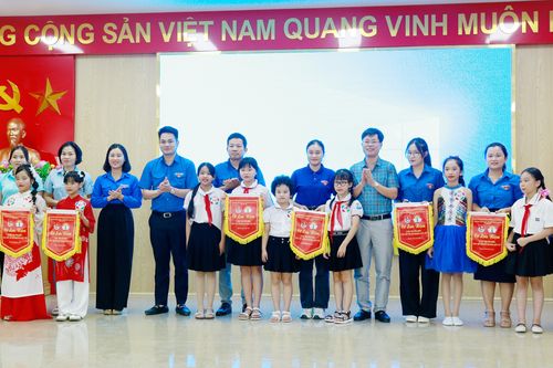 Chung kết Cuộc thi tìm hiểu 'Bác Hồ với quê hương Đất Tổ'