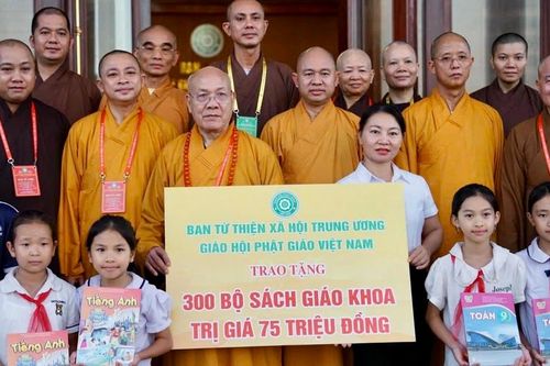 Ban Từ thiện xã hội T.Ư cứu trợ trị giá 7 tỷ đồng đến người dân vùng lũ tỉnh Sơn La và Điện Biên