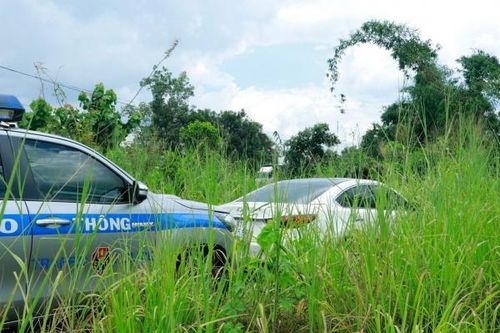 Truy đuổi 20km khống chế tài xế lái xe 'thông chốt' kiểm soát