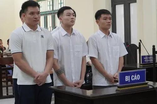 Quả bóng vàng Việt Nam 2017 lĩnh 54 tháng tù