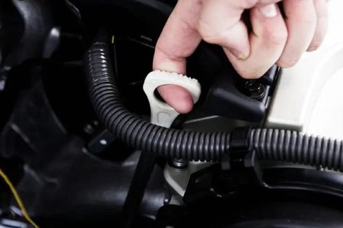 Cách kiểm tra mức dầu hộp số