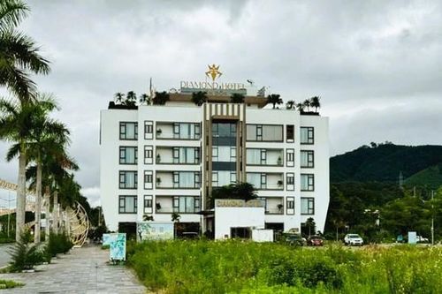 Tự phong khách sạn 4 sao và hoạt động chui, một cơ sở lưu trú bị xử phạt