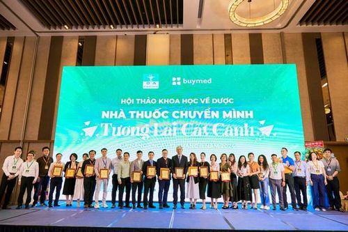 Hơn 800 nhà thuốc, dược sĩ tham gia hội thảo 'Nhà thuốc chuyển mình tương lai cất cánh'