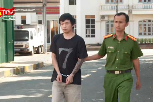 Rượu vào, ra tay giết 'bạn nhậu' vì mâu thuẫn từ 2 tháng trước